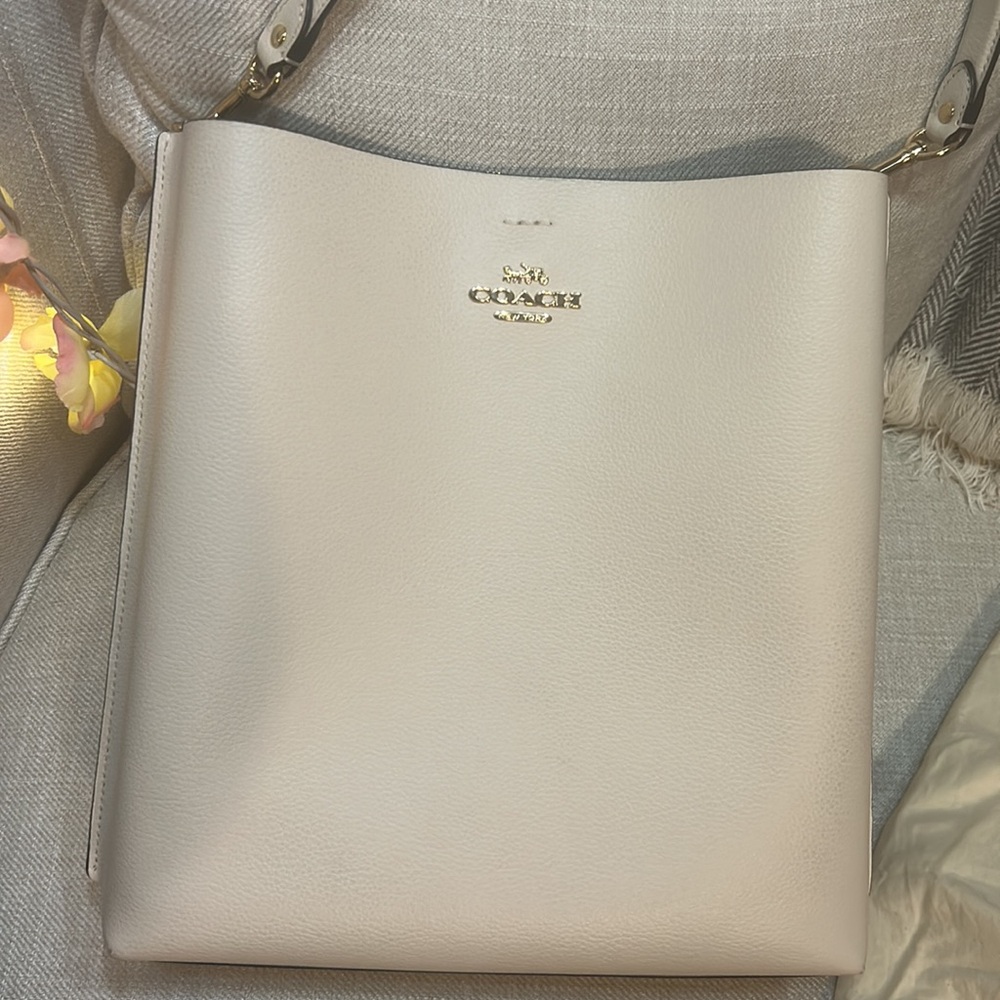 Coach Off-White Leather Shoulder Bag - Picture 2 of 11